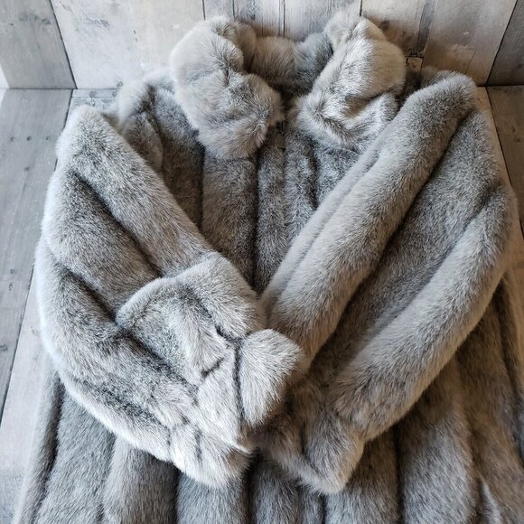 Dennis Basso Jackets & Blazers - Oversized Fit -Dennis Basso Faux Fur Coat In Grey Full Zip Fully Lined – Size XS